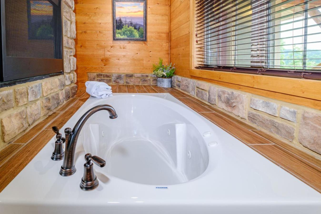 Villa Heaps Of Fun By Eden Crest Gatlinburg Exterior foto